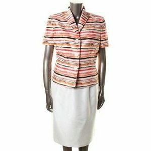 Le suit 2pc short sleeve skirt suit